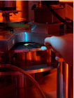 Expérimentation de thermoluminescence (TL) (cl. Lebedenski, CNRS Images)