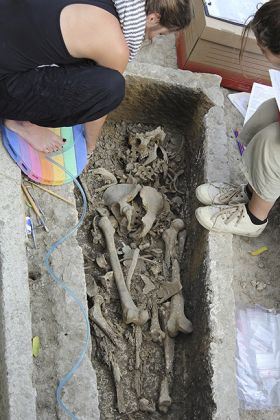 formation à l'étude des sépultures par l'approche archéothanatologique, 17-28 juin 2019
