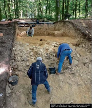 Les entrailles du rempart de Bibracte, le Journal du centre du 19 septembre 2019 consacre une page-double aux fouilles dirigées par Sophie Krausz